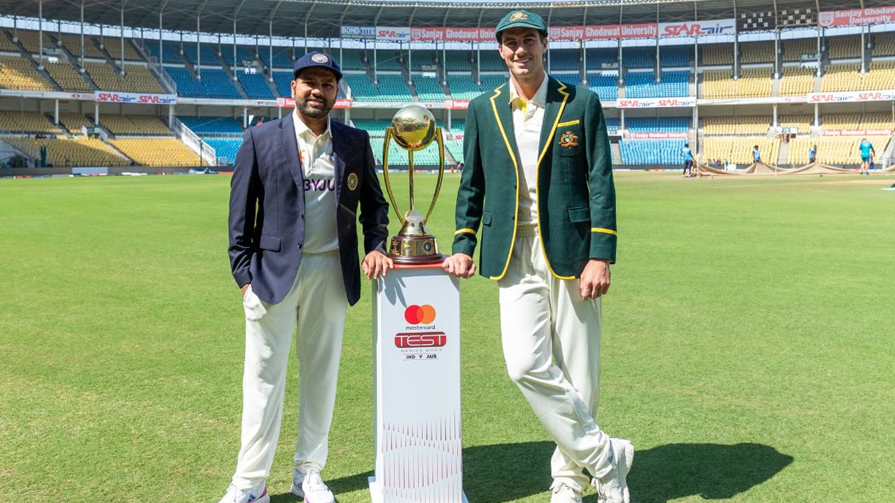 India vs Australia: బంగ్లాదేశ్‌తో జరిగిన రెండు టెస్టుల సిరీస్‌ను భారత్ కైవసం చేసుకుంది. ఈ సిరీస్ చాలా ప్రత్యేకమైనది. ఇది టీమిండియా చాన్నాళ్లు గుర్తుంచుకుంటుంది. రెండో టెస్టులో 2.5 రోజులు వర్షం, తడి అవుట్‌ఫీల్డ్ కారణంగా రద్దయ్యాయి. ఇటువంటి పరిస్థితిలో టీమిండియా ఫలితం కోసం నాలుగు, ఐదవ రోజులపై ఆధారపడింది. దీంతో తొలుత దూకుడుగా ఆడిన టీమిండియా బ్యాట్స్‌మెన్‌.. తర్వాత ప్రమాదకర బౌలింగ్‌తో సిరీస్‌ కైవసం చేసుకున్నారు.