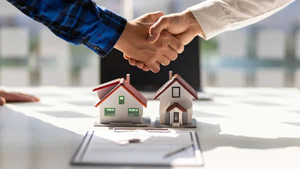 Real Estate: భారత్లో రియల్ ఎస్టేట్ భూమ్.. ఏఐఎఫ్ల ద్వారా రూ.75 వేల కోట్ల పెట్టుబడి