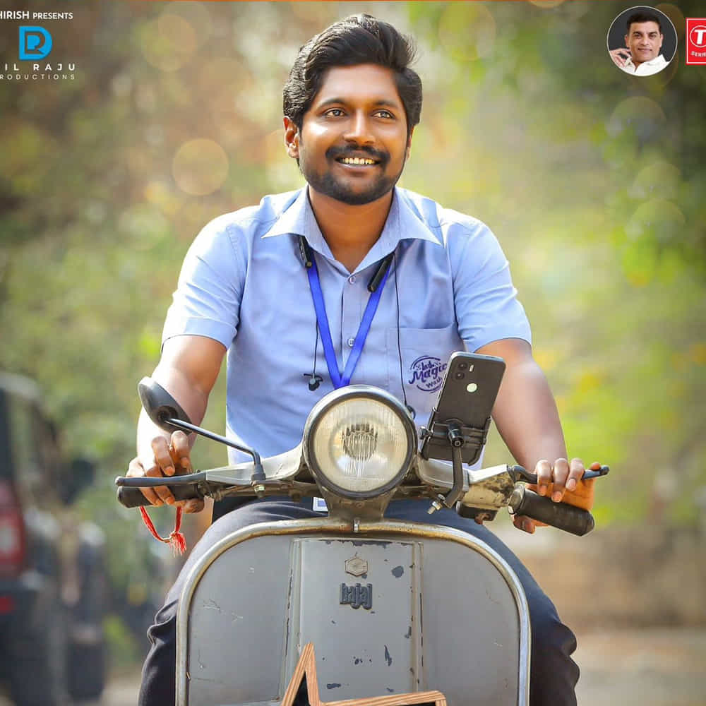 ఏ పండక్కైనా కమర్షియల్ సినిమాలకు కాస్త ఎక్కువ ఎడ్జ్ ఉంటుంది. టాక్ అటూ ఇటూగా ఉన్నా.. పాస్ మార్కులు వేస్తుంటారు ఆడియన్స్. ఇదే సీజన్లో ఎమోషనల్ సినిమాలకు మంచి గిరాకీ ఉంటుంది. దసరాకు ఈ క్రేజ్నే క్యాష్ చేసుకోడానికి వచ్చేస్తున్నారు సుహాస్ అండ్ సుధీర్ బాబు.