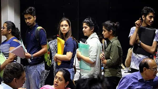 JEE 2025 Main Exam: జేఈఈ మెయిన్ పరీక్ష విధానంలో కీలక మార్పు.. 2025 నుంచి ఛాయిస్ ప్రశ్నలకు స్వస్తి!