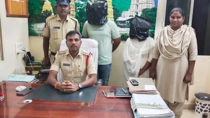 Mangalagiri: ఈ ముసుగుల్లో ఉన్న ఇద్దరూ మాములు ముదుర్లు కాదు.. మహిళలకు మాయమాటలు చెప్పి Mangalagiri: ఈ ముసుగుల్లో ఉన్న ఇద్దరూ మాములు ముదుర్లు కాదు.. మహిళలకు మాయమాటలు చెప్పి