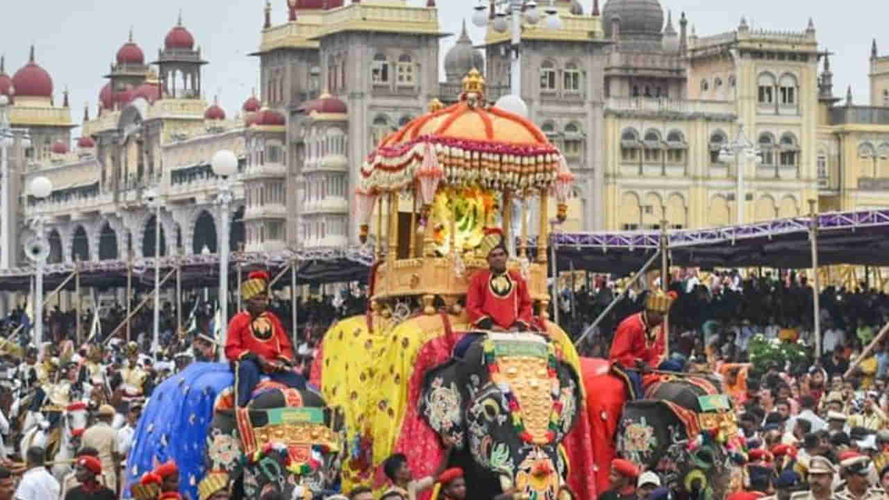 Mysuru Dasara 2024: అంగరంగ వైభవంగా మైసూర్‌ దసరా ఉత్సవాలు.. ఆకట్టుకుంటున్న జంబూ సవారీ