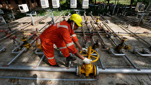 ONGC: టెన్త్, ఇంటర్ అర్హతతో కేంద్ర ప్రభుత్వ ఆయిల్ కంపెనీలో 2,236 ఉద్యోగాలు.. ఎలాంటి రాత పరీక్ష లేదు