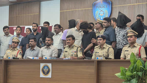 Telangana: డ్రగ్స్పై పోలీసుల సినిమా తరహా జాయింట్ ఆపరేషన్.. పెద్ద తిమింగలాలే చిక్కాయి