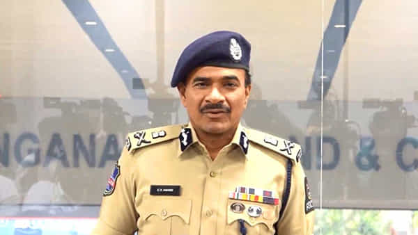 Hyderabad: దీపావళిపై పోలీసులు ఆంక్షలు విధించారా...? సర్క్యులేట్ అవుతున్న న్యూస్లో నిజమెంత..?