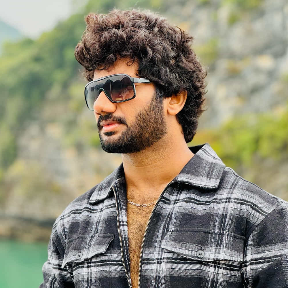 ఎన్నో దశాబ్దాల తరువాత తెలుగు తెర మీద సూపర్ హీరోను చూపించిన దర్శకుడు ప్రశాంత్ వర్మ. ఈ జనరేషన్కు కనెక్ట్ అయ్యేలా ఫాంటసీ మూవీస్తో ఓ సూపర్ హీరో యూనివర్స్ను క్రియేట్ చేస్తున్నారు. తాజాగా ఈ యూనివర్స్కు సంబంధించి మరో మేజర్ అప్డేట్ ఇచ్చారు మేకర్స్.