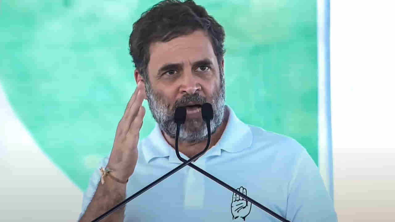 Rahul Gandhi: సావర్కర్‌పై వ్యాఖ్యల వివాదం.. రాహుల్ గాంధీకి కోర్టు సమన్లు