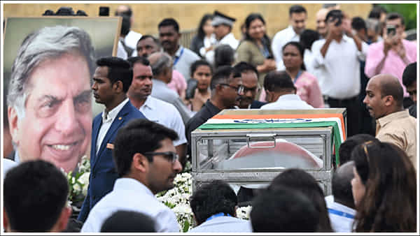 Ratan Tata: అధికారిక లాంఛనాలతో ముగిసిన రతన్ టాటా అంత్యక్రియలు