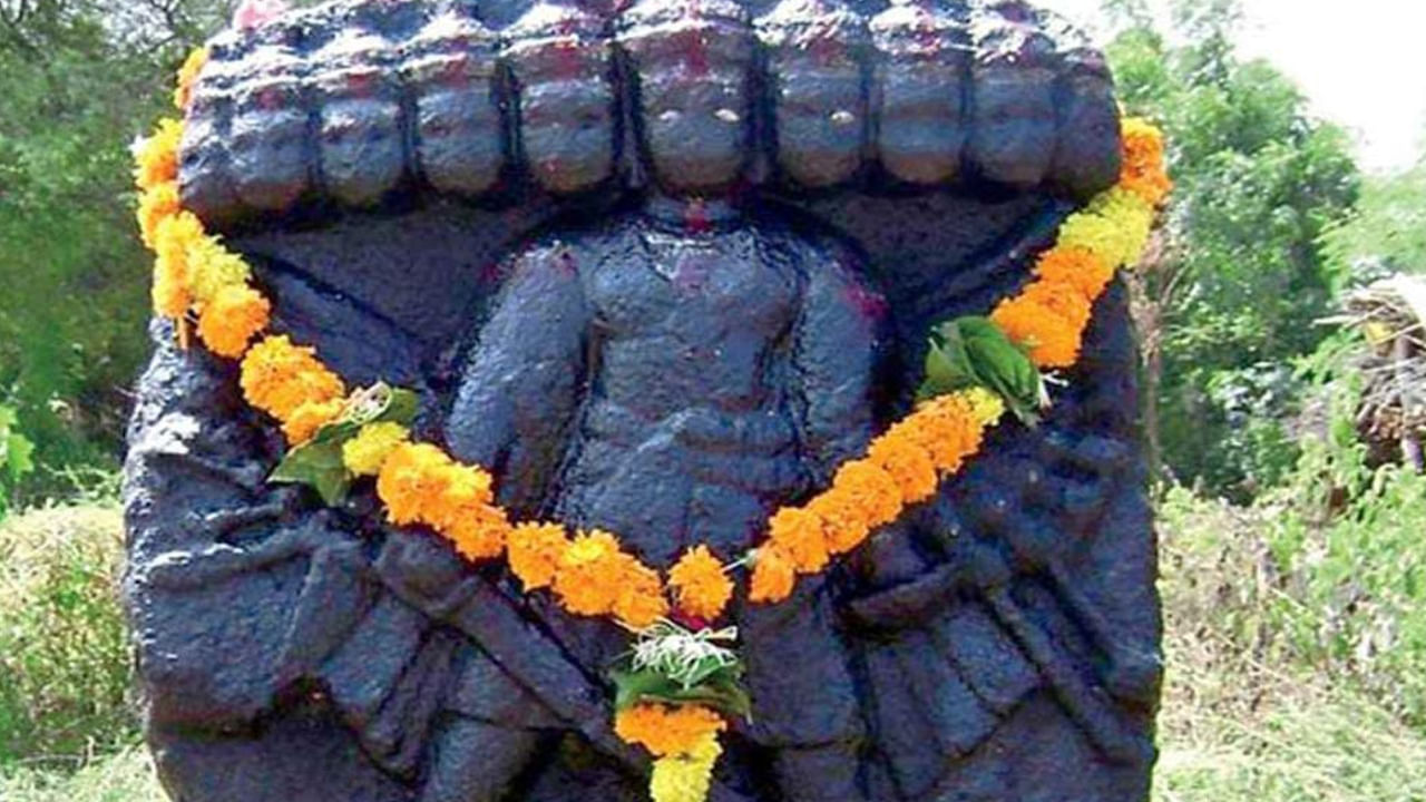 Ravana: దశకంఠుడికి దశమి పూజలు.. అక్కడివారికి రావణుడే దేవుడు Ravana: దశకంఠుడికి దశమి పూజలు.. అక్కడివారికి రావణుడే దేవుడు
