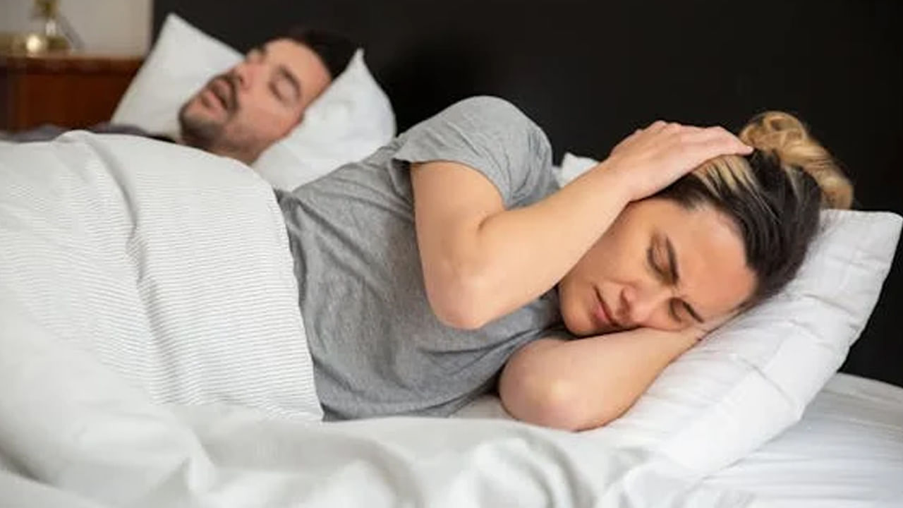 Snore Problem: గురక సమస్యతో ఇబ్బంది పడుతున్నారా..! ఉపశమనం కోసం సింపుల్ టిప్స్ మీకోసం