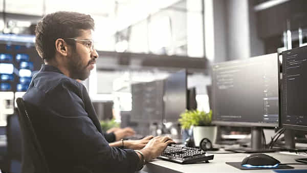 Software Exports: పెరిగిన భారత సాఫ్ట్వేర్ ఎగుమతులు.. ఆర్బీఐ తాజా నివేదిక..