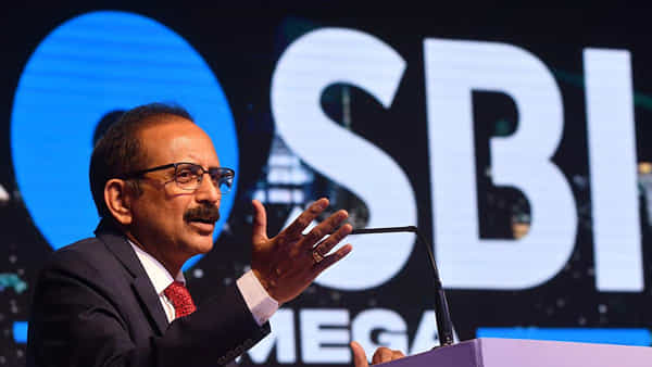 SBI Jobs: వచ్చే మార్చిలోపు ఎస్బీఐలో 10వేల ఉద్యోగాలు భర్తీ చేస్తాం.. ఎస్బీఐ ఛైర్మన్