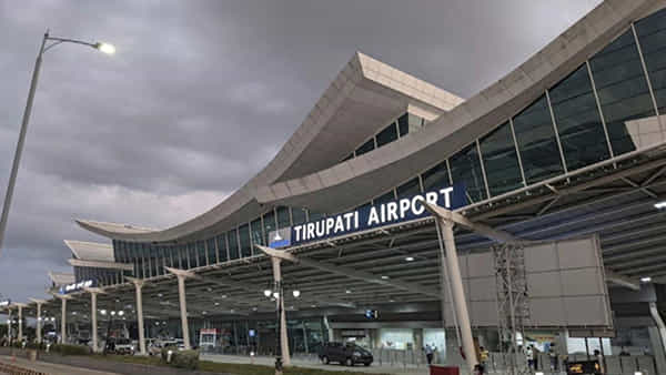 Tirupati Airport: తిరుపతికి వరుసగా బాంబు బెదిరింపులు.. తాజాగా ఎయిర్పోర్ట్కు