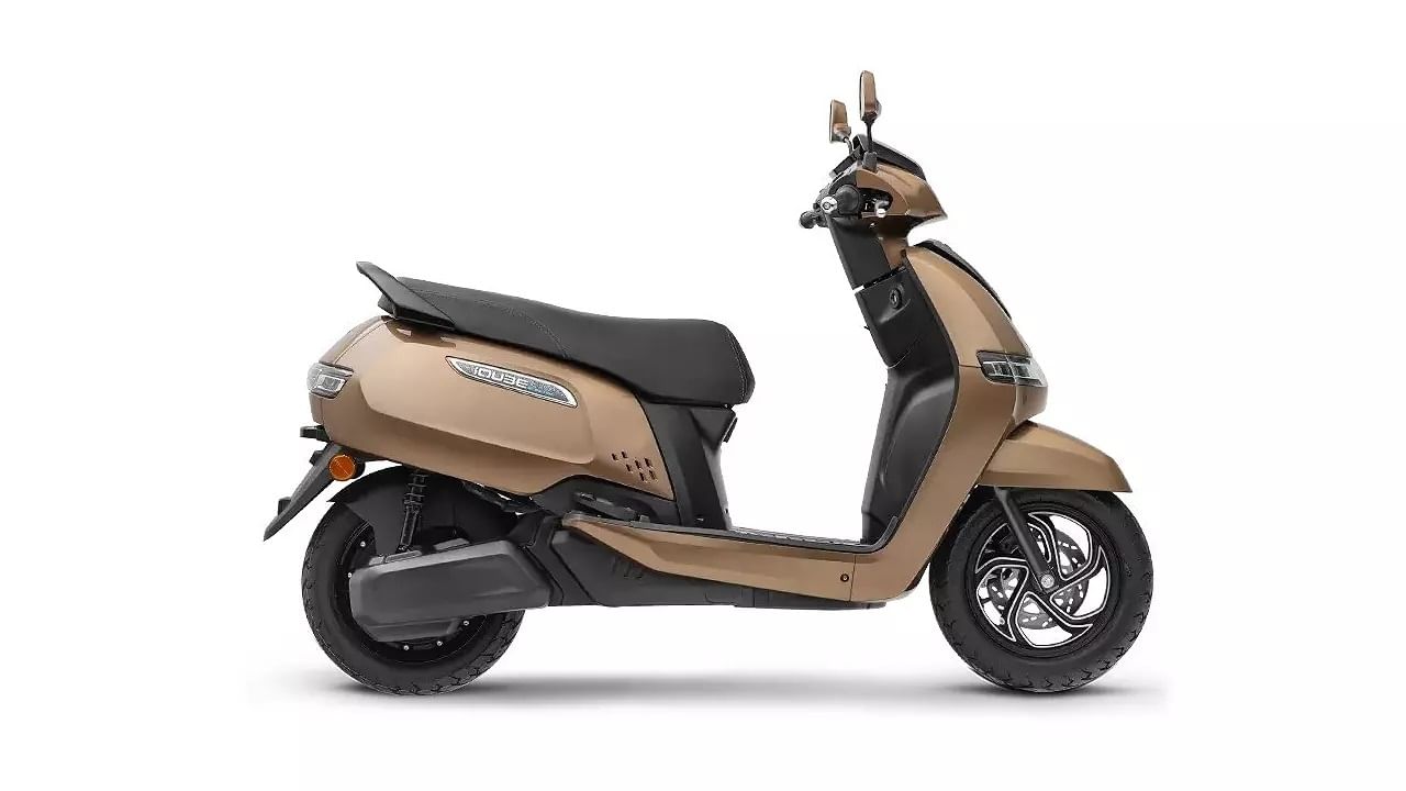 TVS iQube e-Scooter: ఎలక్ట్రిక్ స్కూటర్ కొనే వారికి గుడ్ న్యూస్.. దానిపై ఏకంగా రూ. 20వేలు తగ్గింపు..