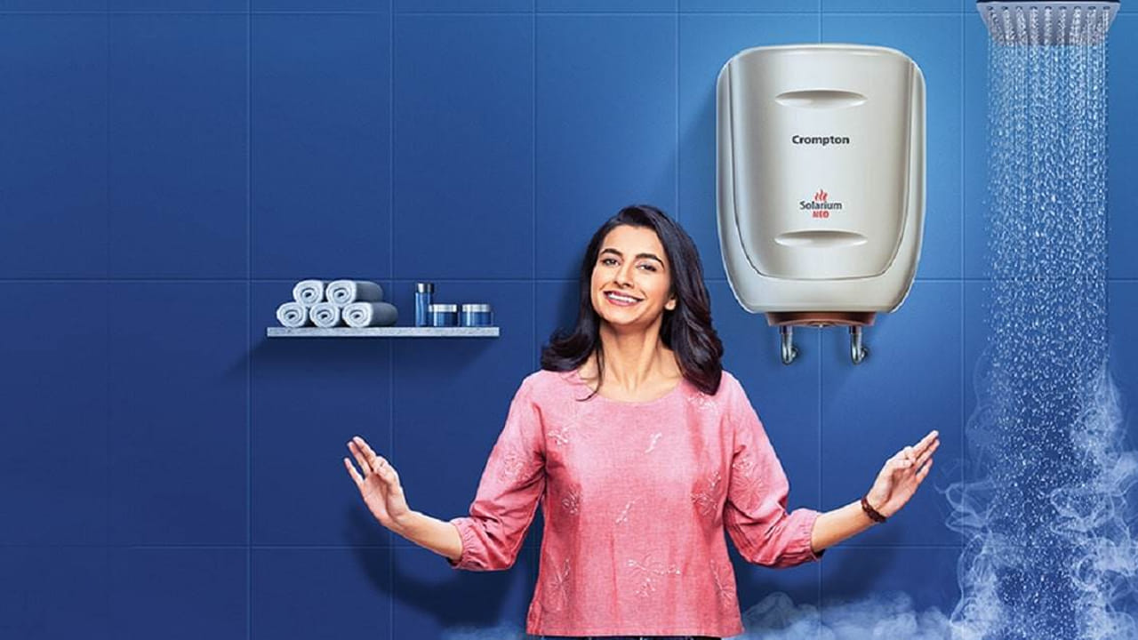 రోజురోజుకీ చలి ముదురుతుంది. నవంబర్ నెలలోనే చలి మొదలైంది. ఇక మునుముందు మరింత తీవ్రం అవుతుంది. పొద్దున లేచిన వెంటనే స్నానం చేసే అలవాటున్న వారికి చలికాలంలో చల్లటి నీటితో స్నానం చేయడం చాలా కష్టమైన పని. అందుకే నీటిని వేడి చేయడానికి చాలా మంది గీజర్లను ఉపయోగిస్తుంటారు. అయితే గీజర్ వాడేటప్పుడు చాలా జాగ్రత్తగా ఉండాలి.