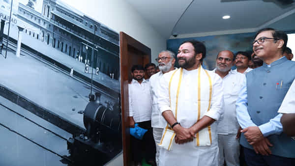 యాదాద్రి లక్ష్మీనరసింహస్వామి భక్తులకు సూపర్ గుడ్న్యూస్..! త్వరలో పట్టాలెక్కనున్న ఎంఎంటీఎస్..!