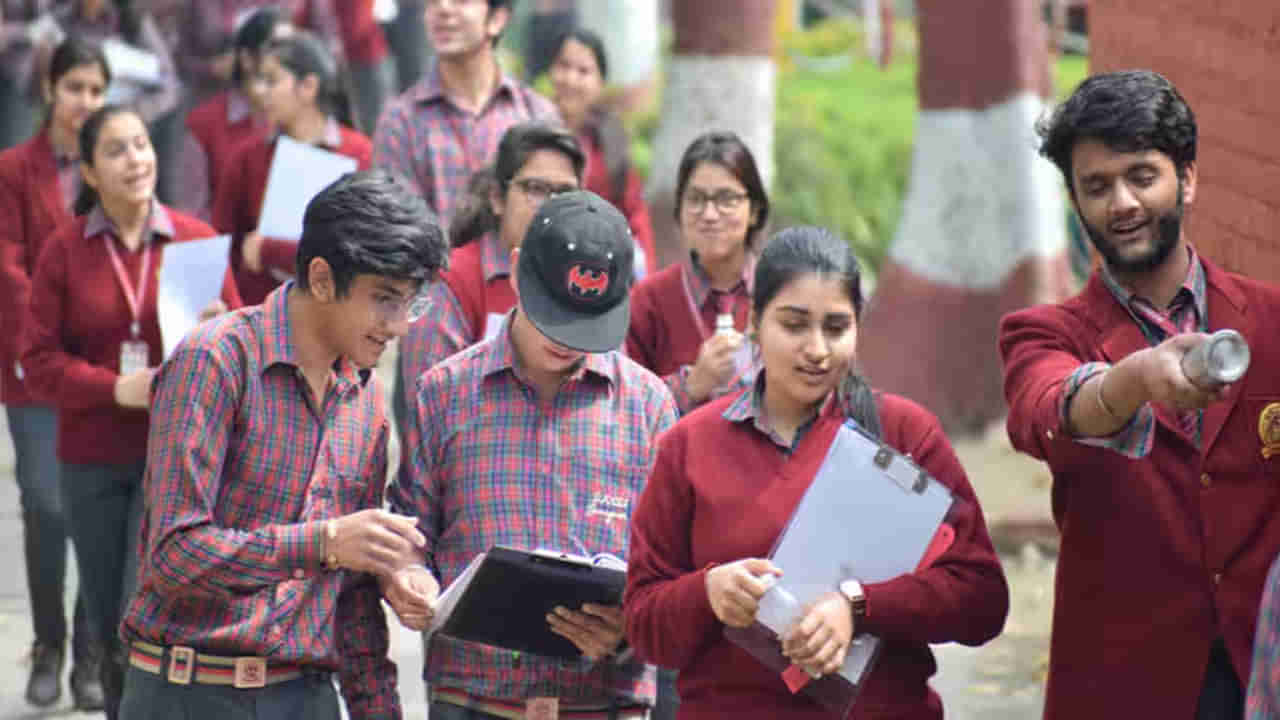 10th Class Exam: పదో తరగతి పబ్లిక్‌ పరీక్షల ఫీజు గడువు మళ్లీ పెరిగిందోచ్.. ఎప్పటివరకంటే