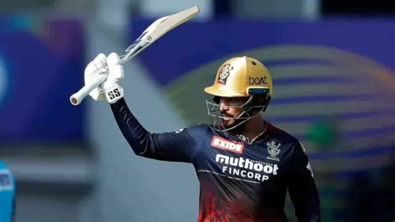 బెంగాల్తో మ్యాచ్కు ముందు, అతను పంజాబ్పై 37 బంతుల్లో 62, మేఘాలయపై కేవలం 36 బంతుల్లో 78 పరుగులు చేశాడు. బెంగాల్పై కూడా రజత్ 68 పరుగుల విజయవంతమైన ఇన్నింగ్స్ ఆడాడు.