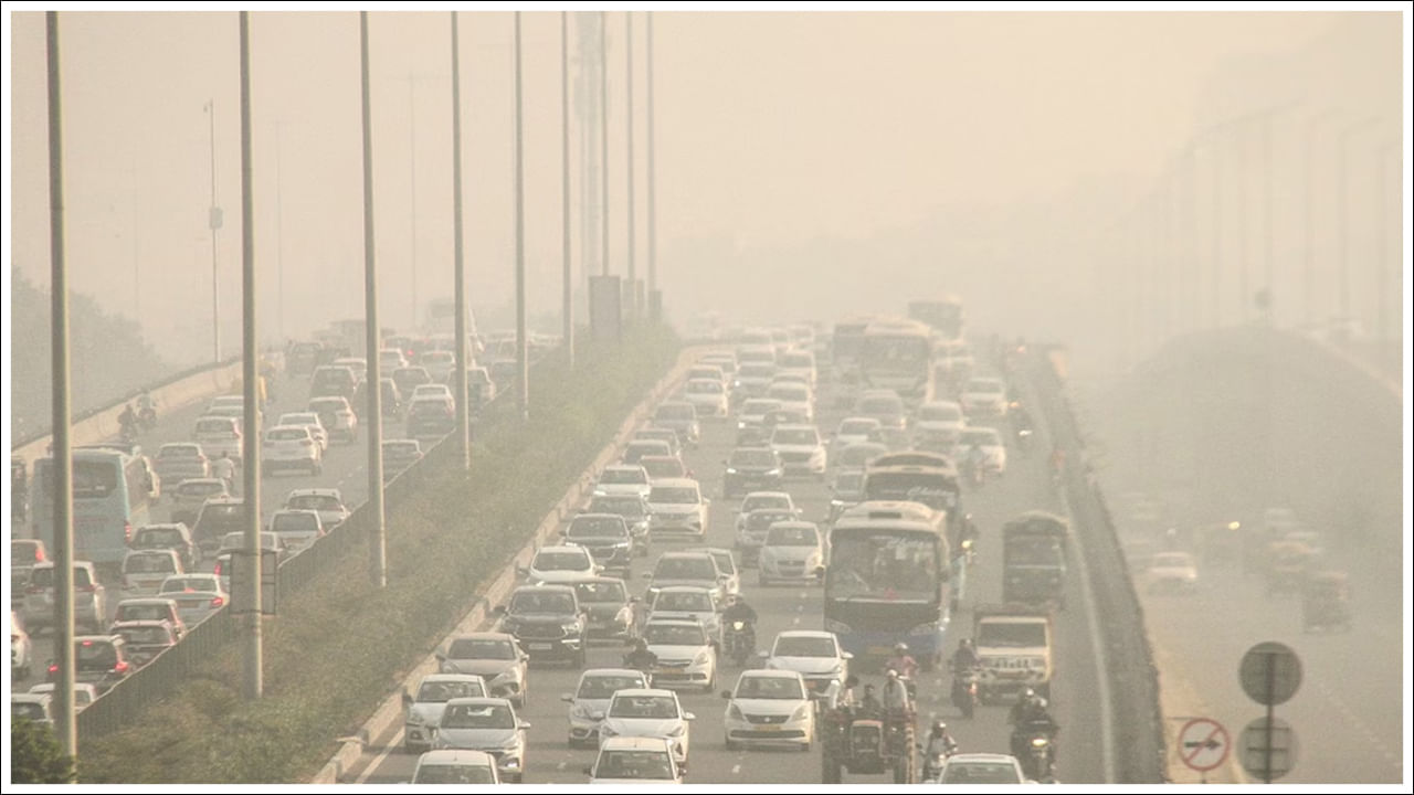 Air Pollution: కాలుష్యంతో ఉత్తరాది ఉక్కిరిబిక్కిరి.. నురగలు కక్కుతున్న యుమునా!