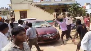 Telangana: ఎరక్కపోయి ఇరుక్కుంది.. ఇంటికి వచ్చిన పామును ఏకంగా ముద్దు పెట్టుకున్న పూజారి..!