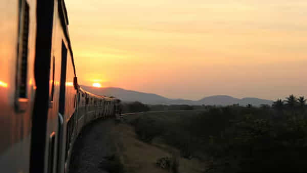 Free Train: ఈ రైల్లో ప్రయాణించే వారికి టికెట్ అవసరం లేదు.. ఎలాంటి భయంలేని ఉచిత ప్రయాణం..!
