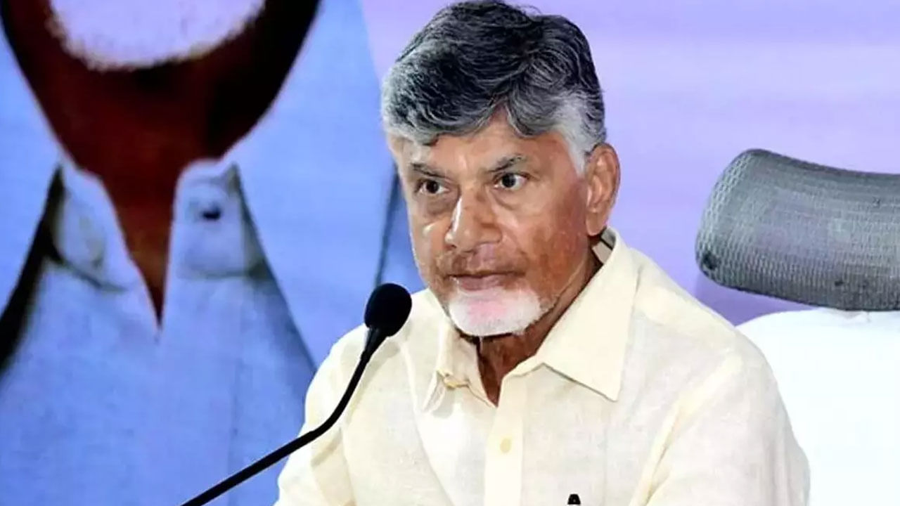 ఐదో స్థానాన్ని దక్కించుకోవడంతోపాటు.. ముఖ్యమంత్రుల్లో అత్యంత శక్తిమంతుడిగా ఆంధ్రప్రదేశ్‌ ముఖ్యమంత్రి చంద్రబాబు గుర్తింపు పొందారు. 2019 ఎన్నికల్లో ఓటమితో రాష్ట్రంలో అధికారం కోల్పోయి, జైలుకెళ్లినా, 2024 ఎన్నికల్లో ముఖ్యమంత్రిగా ఎన్నికయ్యారు.. ఎన్డీఏ కూటమిలో కీలక నేతగా.. కేంద్ర, రాష్ట్ర ప్రభుత్వాలపై బలమైన పట్టు సాధించారు. 