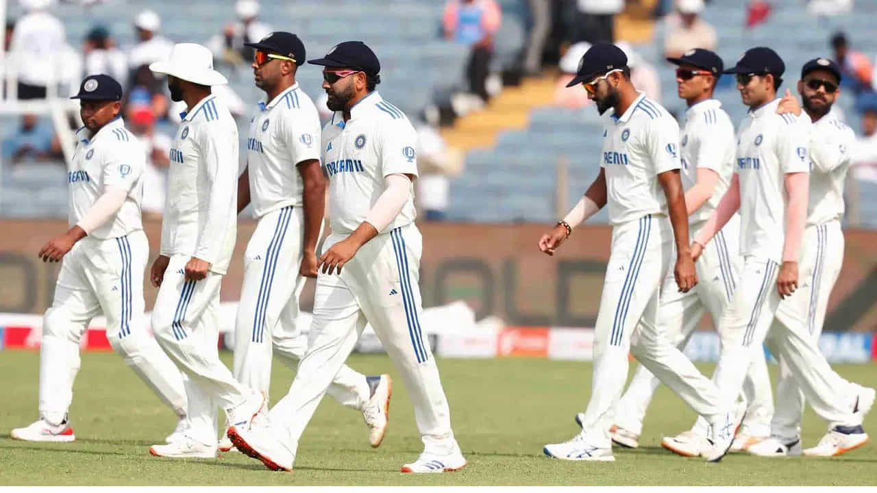 బెంగళూరు టెస్టు మ్యాచ్లో టీమిండియా ఓడిపోవడంతో న్యూజిలాండ్ జట్టు 36 ఏళ్ల తర్వాత భారత్లో టెస్టు మ్యాచ్లో విజయం సాధించింది. దీంతో చిన్నస్వామి స్టేడియంలో భారత జట్టు 19 ఏళ్ల విజయపథం కూడా ముగిసింది.
