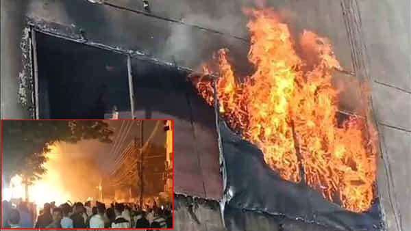 Hyderabad: తెల్లవారుజామున జూబ్లీహిల్స్ చెక్పోస్ట్ వద్ద భారీ పేలుడు.. పలు ఇళ్లు ధ్వంసం! వీడియో వైరల్
