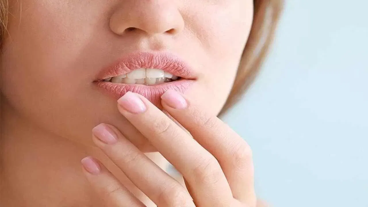 Dry Lips: ఈ సీజన్‌లో పెదాలు పగులి చిరాకుగా అనిపిస్తుందా.. ఇలా చేయండి!