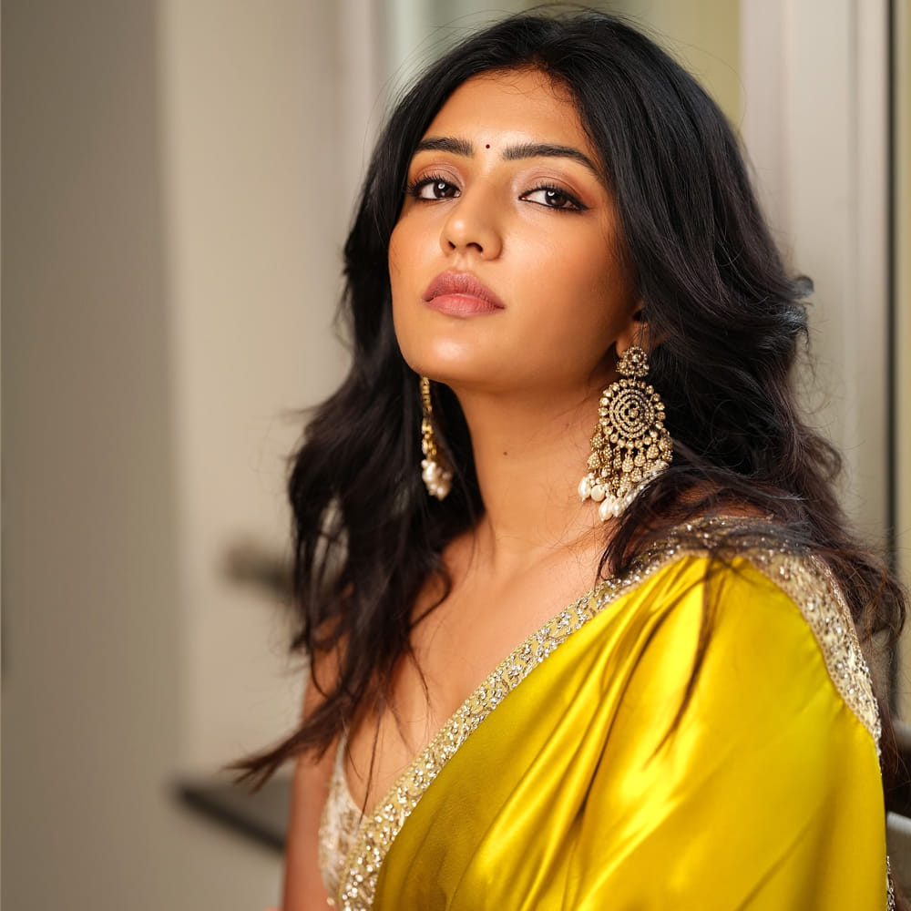 ఇక ఈ చిన్నది వరుసగా సినిమాలు చేసి ప్రేక్షకులను ఆకట్టుకుంది. హీరోయిన్ గా బ్యాక్ టు బ్యాక్ అవకాశాలు అందుకున్న ఈ అమ్మడు అనుకున్నంత స్థాయిలో గుర్తింపు తెచ్చుకోలేకపోయింది. 