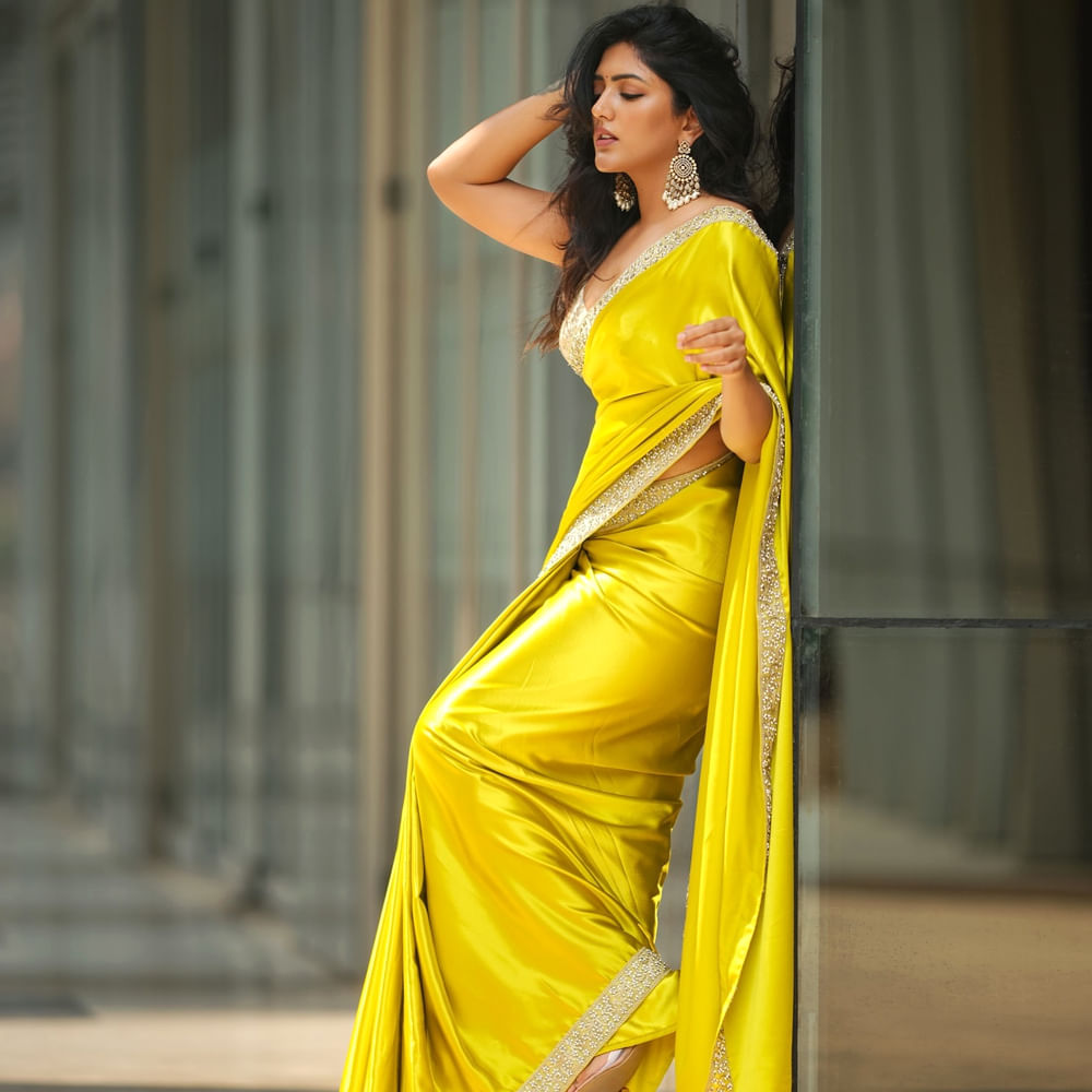 ఇక ఈ చిన్నది హీరోయిన్ గానే కాదు సెకండ్ హీరోయిన్ గాను సినిమాలు చేసింది. అరవింద సమేత వీర రాఘవ సినిమాలో తన నటనతో ప్రేక్షకులను ఆకట్టుకుంది ఈ బ్యూటీ. కానీ ఈ  భామకు అవకాశాలు మాత్రం రాలేదు. 