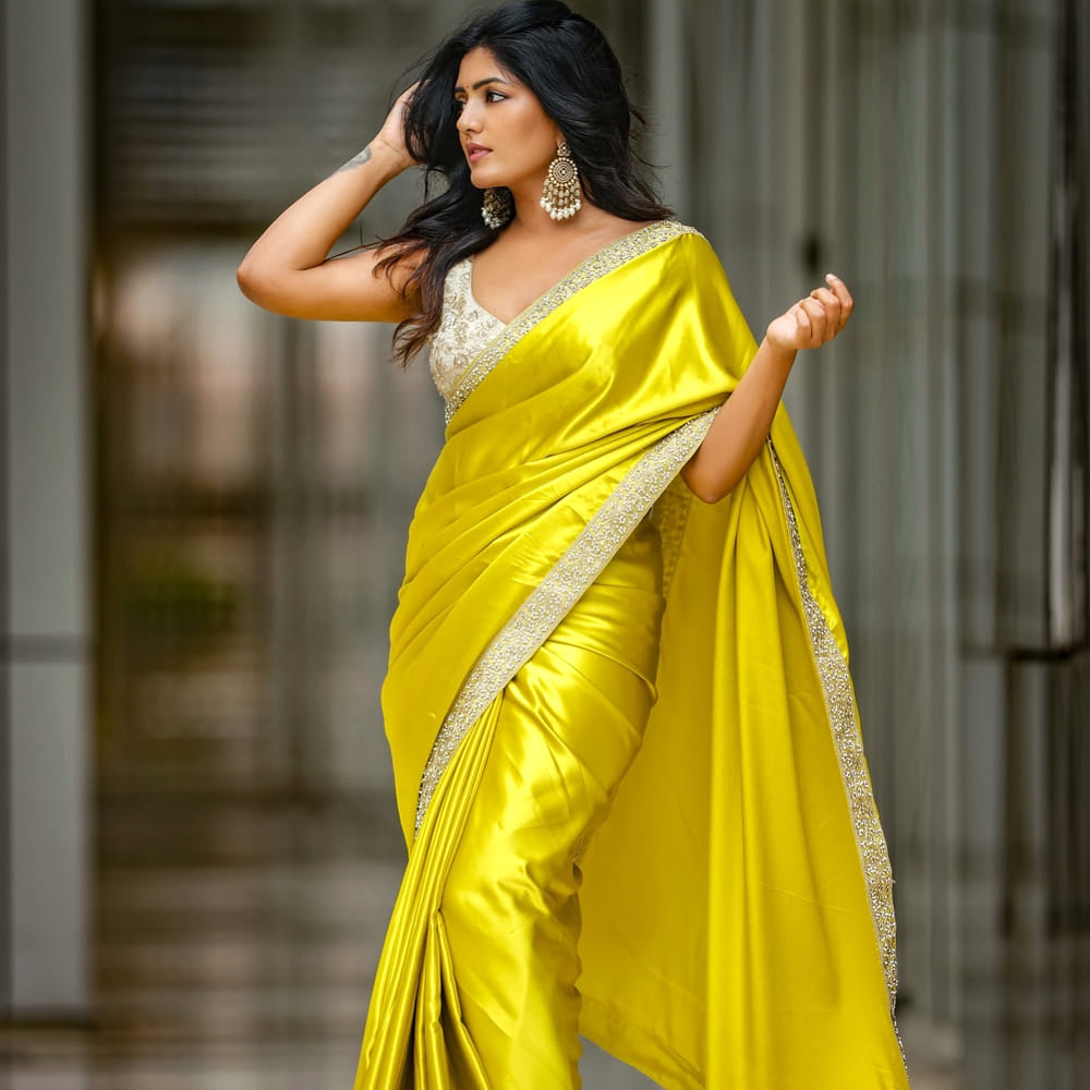 చివరిగా ఈ చిన్నది మామా మశ్చీంద్ర సినిమాలో నటించింది. కానీ ఆ సినిమా కూడా నిరాశపరిచింది. సోషల్ మీడియాలో యాక్టివ్ గా ఉండే ఈ చిన్నది. రెగ్యులర్ గా ఫోటోలు, వీడియోలు షేర్ చేస్తూ ప్రేక్షకులను ఆకట్టుకుంటుంది. 