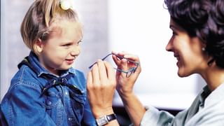 Castor Oil: ఆముదాన్ని ముఖానికి రాస్తే జరిగే మ్యాజిక్ ఇదే!