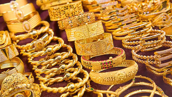 Gold Price Today: ఓర్నీ.! గోల్డ్ ధరలకు మళ్లీ రెక్కలొచ్చాయ్.. హైదరాబాద్లో తులం ఎంతంటే