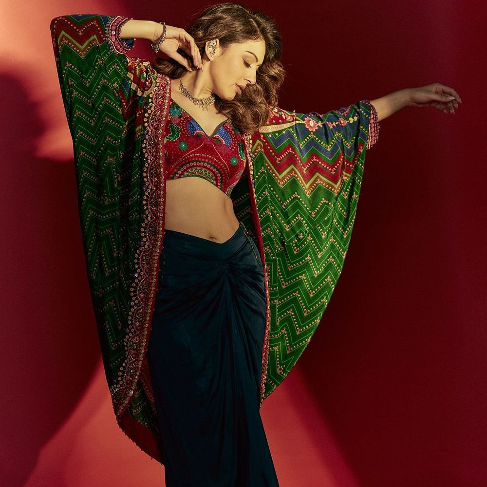 తెలుగులో ఎంతో మంది స్టార్ హీరోలతో కలిసి నటించింది. అతి తక్కువ సమయంలోనే స్టార్ హీరోయిన్ హోదా తెత్చుకుంది. కెరీర్ మంచి ఫాంలో ఉండగానే.. 2022లో తన స్నేహితుడి సోహైల్ కతూరియాను వివాహం చేసుకుంది. 