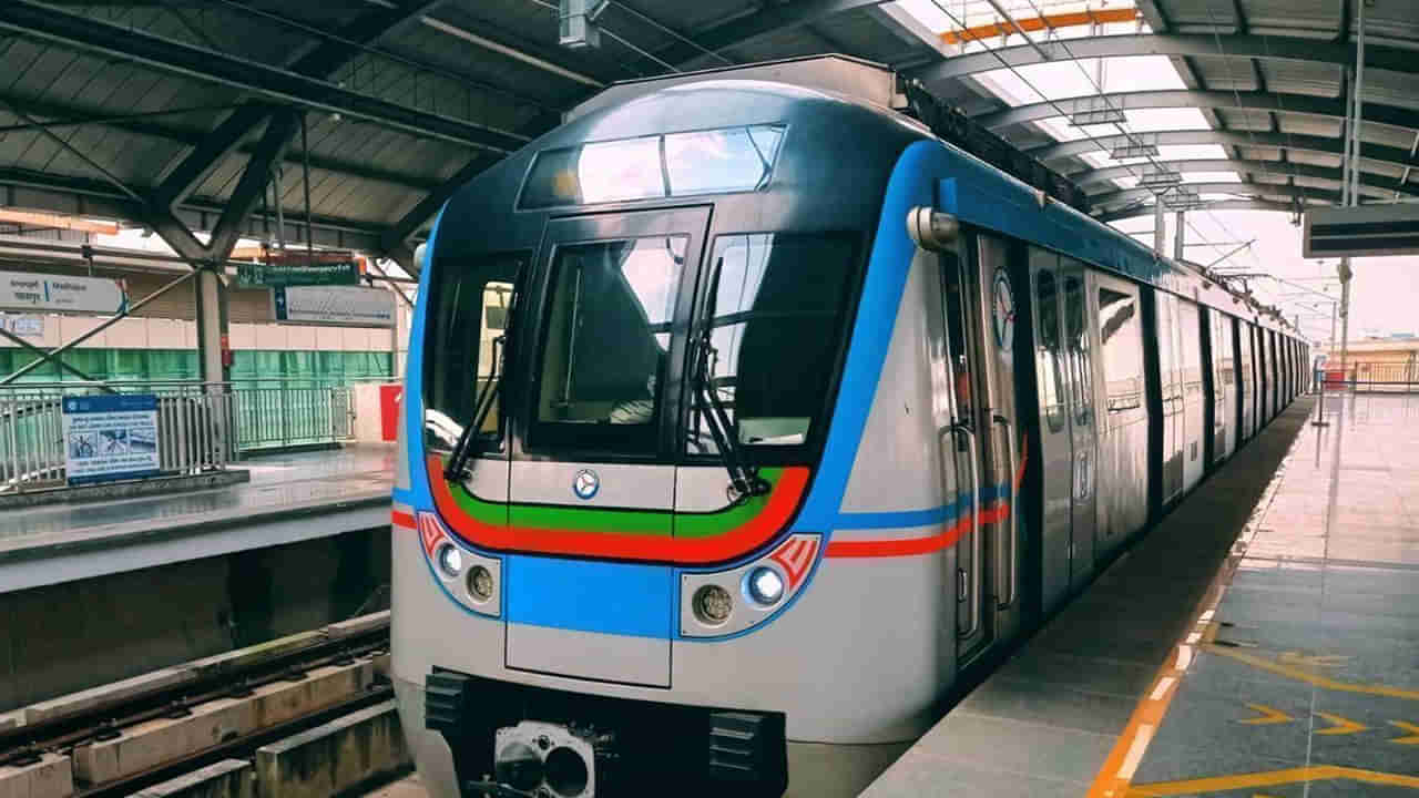 Hyderabad Metro: మెట్రో ప్రయాణీకులకు గుడ్ న్యూస్.. ఇక టికెట్ బుకింగ్ మరింత ఈజీ..!