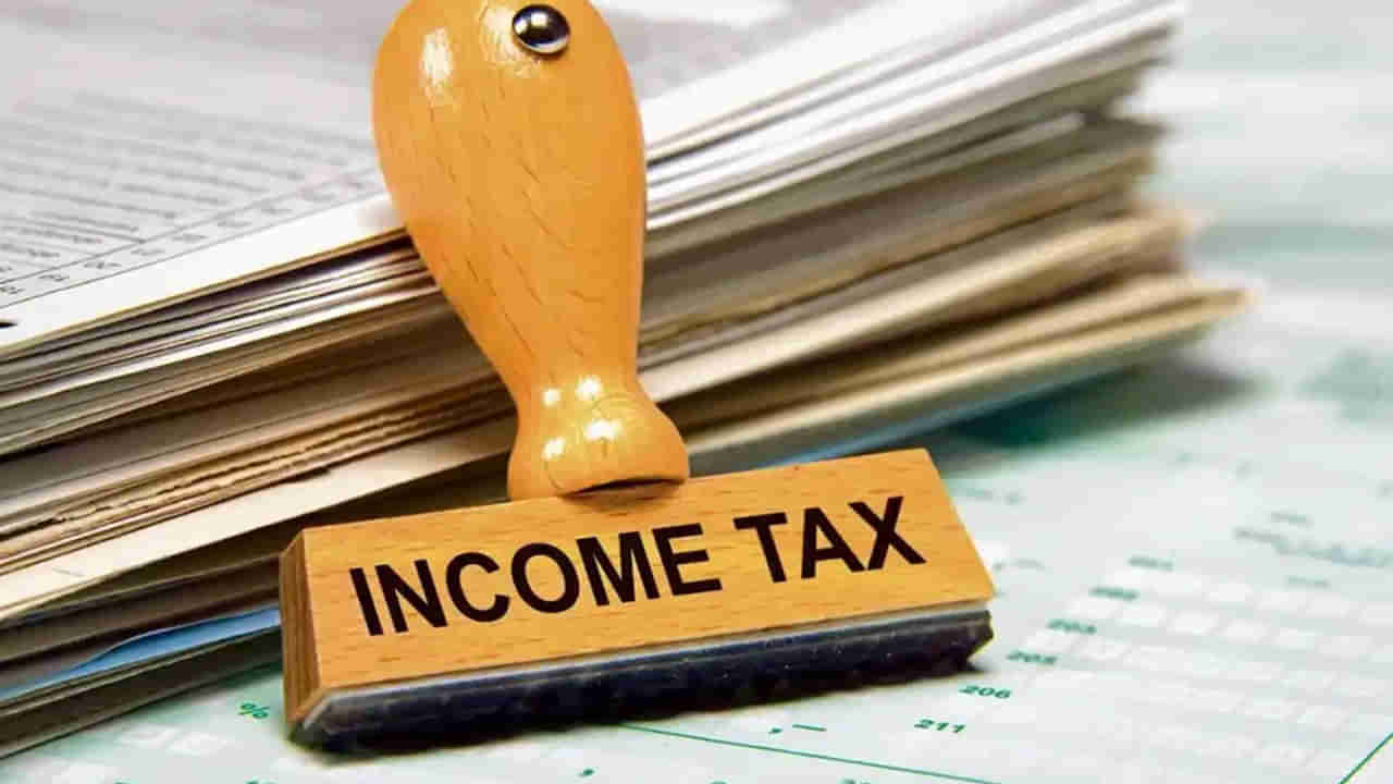 Income Tax: పన్ను చెల్లింపుదారుల రికార్డు.. ప్రతి గంటకు రూ.225 కోట్ల ట్యాక్స్‌ వసూలు!