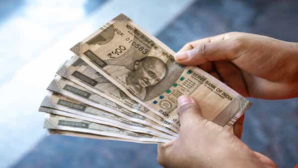 Senior Citizens: సీనియర్ సిటిజన్స్ నెలకు రూ.20 వేలు సంపాదించే స్కీమ్ గురించి మీకు తెలుసా..?