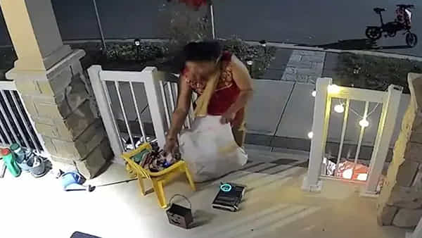 Viral Video : ఛీ.. ఇదేం పాడు బుద్ది తల్లే..! పిల్లల కోసం పెట్టిన క్యాండిల్స్ చోరీ చేస్తూ బుక్కైంది..