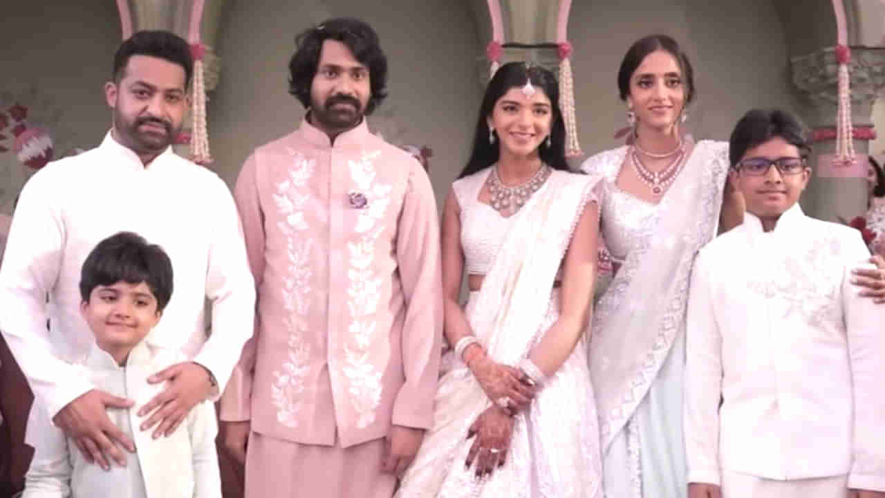 Narne Nithiin: గ్రాండ్గా హీరో నార్నే నితిన్ నిశ్చితార్థం.. సందడి చేసిన ఎన్టీఆర్..