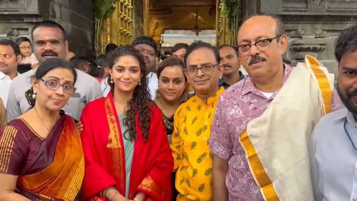 Keerthi Suresh: పెళ్లిపై క్లారిటీ ఇచ్చిన హీరోయిన్ కీర్తి సురేష్.. ఏమన్నారంటే Keerthi Suresh: పెళ్లిపై క్లారిటీ ఇచ్చిన హీరోయిన్ కీర్తి సురేష్.. ఏమన్నారంటే