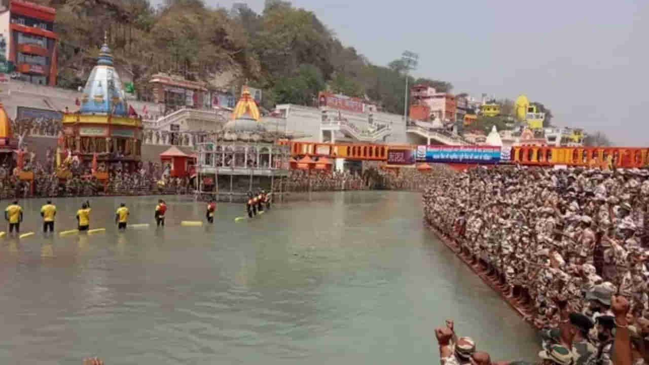 KumbhMela 2025: మహా కుంభమేళాలో తొలిసారిగా.. రంగంలోకి రోబోలు.. ఇవి ఏం చేస్తాయంటే..