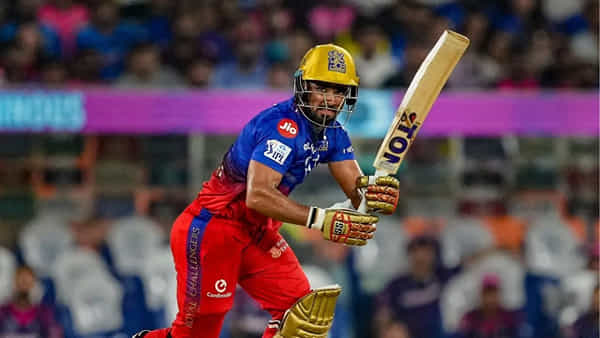 ఆర్సీబీ రిటైన్ చేయలే.. కట్చేస్తే.. ట్రిఫుల్ సెంచరీతో ఊరమాస్ ఇన్నింగ్స్.. మెగా వేలానికి ముందే ఫ్రాంచైజీలకు టెన్షన్