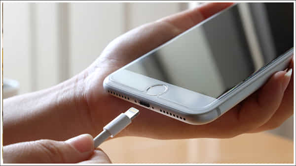 Tech Tips: మీ ఐఫోన్ నెమ్మదిగా ఛార్జింగ్ అవుతుందా? ఇలా చేయండి!