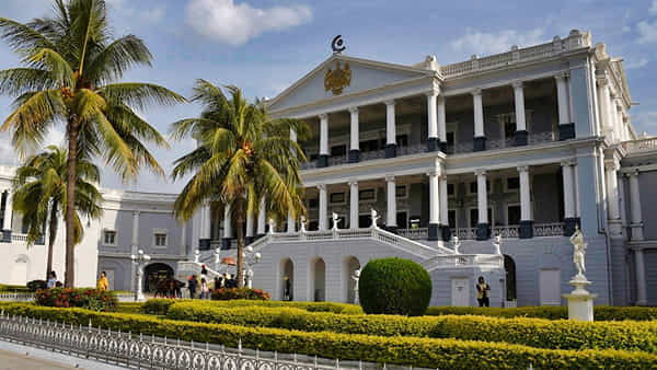 Hyderabad: హైదరాబాద్లో వీటిని ఒక్కసారైనా చూడాల్సిందే.. ఒక్క రోజు టూర్ ప్యాకేజీ మీకోసం..