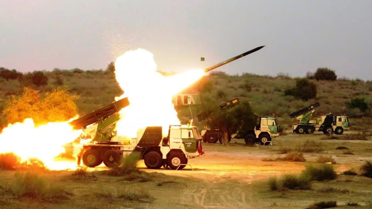 Pinaka rocket launcher: భారత అమ్ములపొదిలోని కీలక ఆయుధంపై మనసుపడ్డ ...
