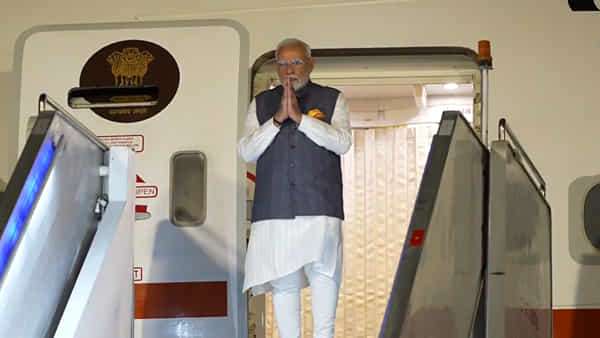 PM Modi: బ్రెజిల్ చేరుకున్న ప్రధాని.. ఎయిర్పోర్టులో మారుమోగిన మోదీ నామం..