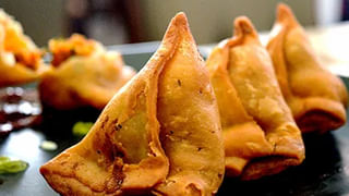 Samosas: సమోసా చుట్టూ ఆ రాష్ట్ర రాజకీయాలు.. దేశంలో ఇప్పుడిదో హాట్ టాపిక్..