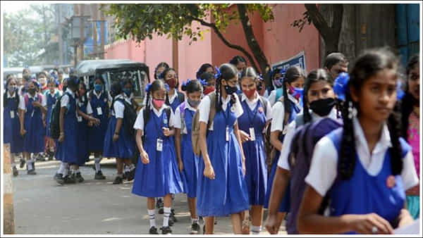 School Holidays: వారం రోజుల పాటు పాఠశాలలు బంద్.. కీలక నిర్ణయం తీసుకోనున్న ఆ ప్రభుత్వం!