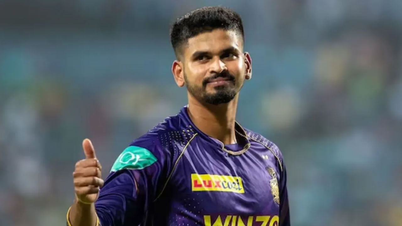 Shreyas Iyer: కోల్‌కతా నైట్ రైడర్స్ జట్టు తన రిటెన్షన్ జాబితాను విడుదల చేయడంతో అభిమానులు పెద్ద షాక్‌కు గురయ్యారు. కారణం, 2024 సీజన్ టైటిల్‌ను గెలుచుకున్న శ్రేయాస్ అయ్యర్‌ను జట్టు నిలబెట్టుకోలేదు. అయ్యర్ గత మూడు సీజన్లలో KKRలో భాగంగా ఉన్నాడు. కానీ, ఇప్పుడు అతను మెగా వేలంలోకి ప్రవేశించవలసి ఉంటుంది. అయ్యర్‌ను రిటైన్ చేసిన తర్వాత, ఫ్రాంచైజీ తన కెప్టెన్‌ను కొనసాగించాలని కోరుకుంటుందని, అయితే, అతన్ని కొనసాగించాలని కోరుకోలేదని KKR CEO వెంకీ మైసూర్ చెప్పుకొచ్చాడు. అయ్యర్ వేలానికి వెళ్లాలనుకుంటున్నట్లు మైసూర్ తెలిపాడు.